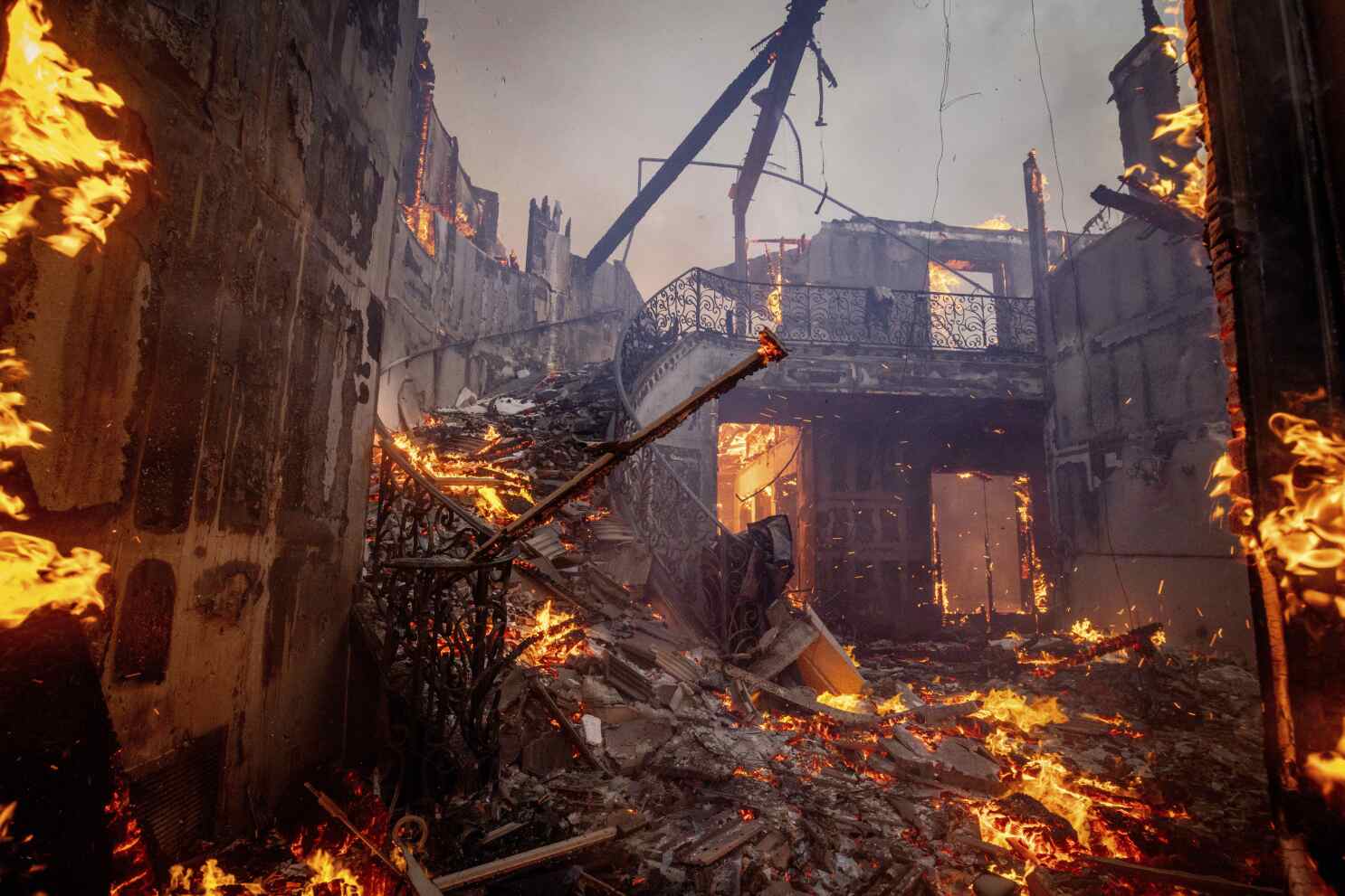 Palisades fire: Wildfire destroys homes, thousands evacuate in Southern California