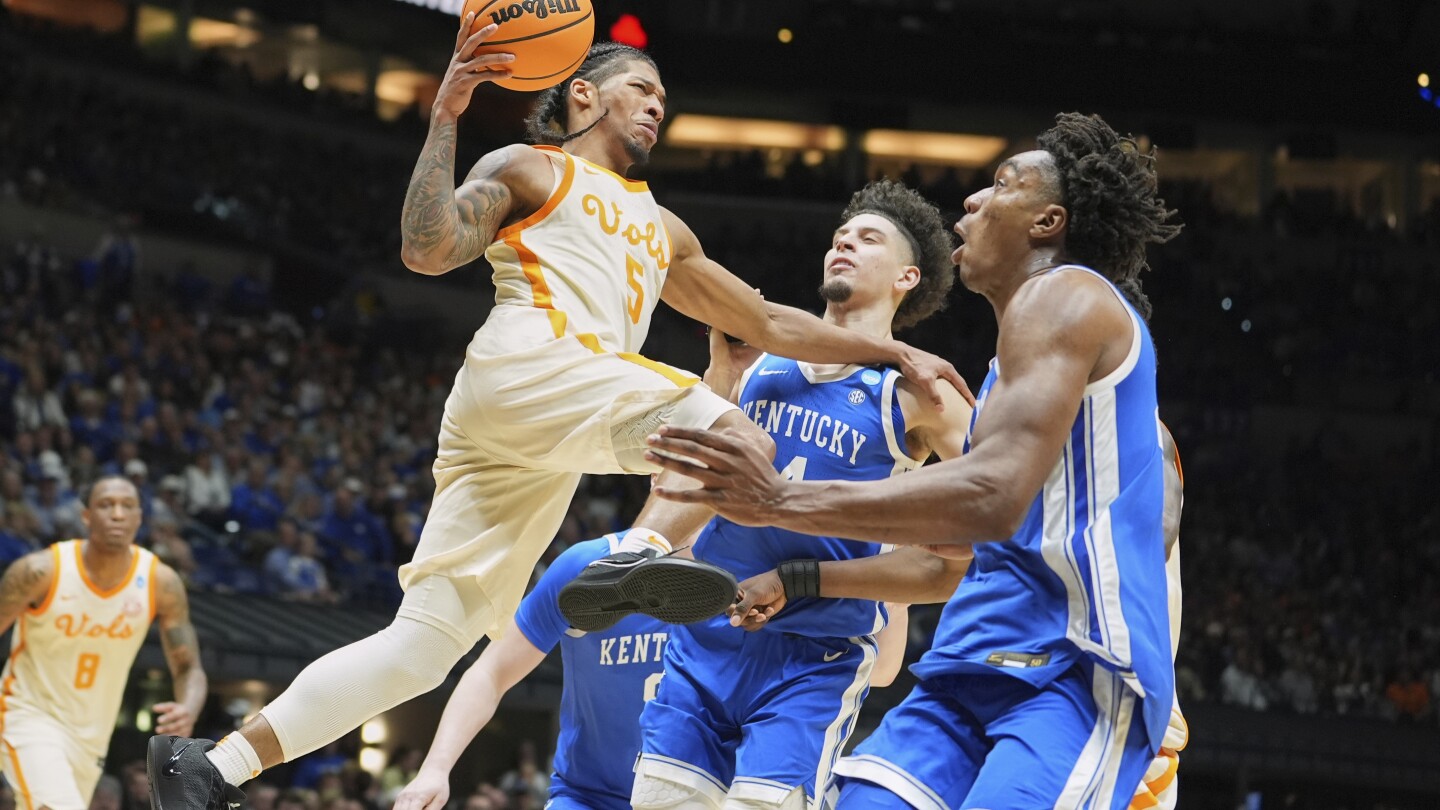 Tennessee is heading back to the Elite Eight as defense clamps down in 78-65 win over Kentucky