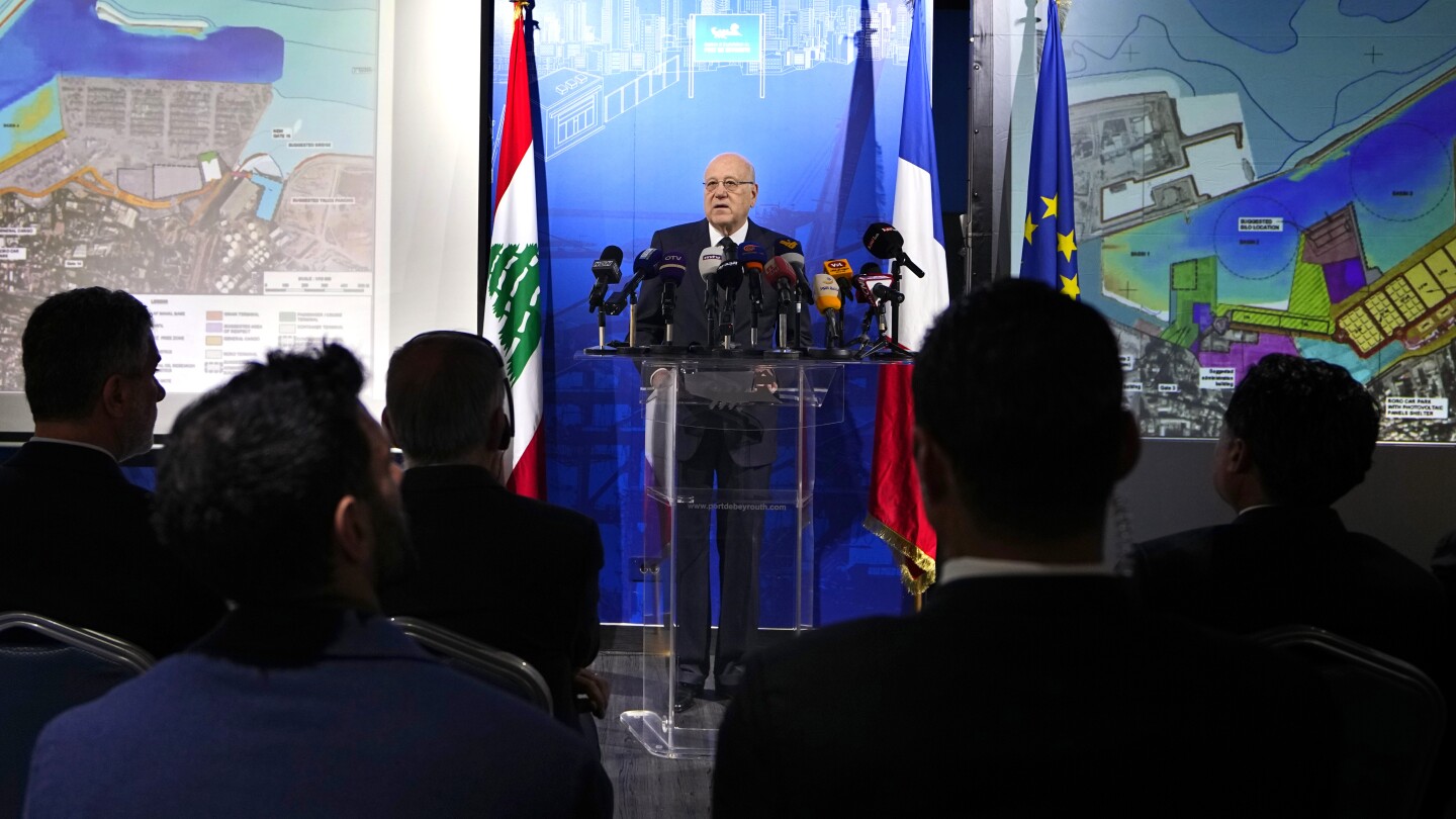 Ливански и френски официални представители пуснаха план за възстановяване на пристанището в Бейрут почти 4 години след огромна експлозия