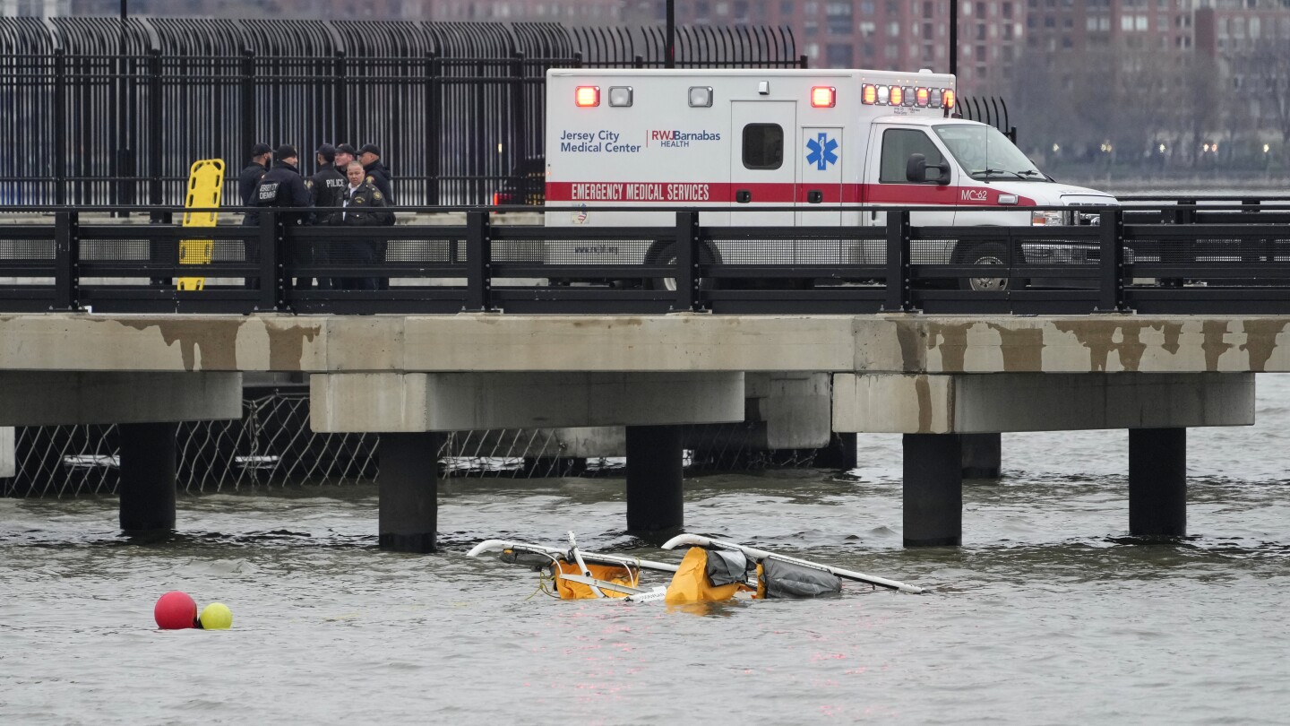 NYC sightseeing helicopter plunges into river, killing 6, including family ...