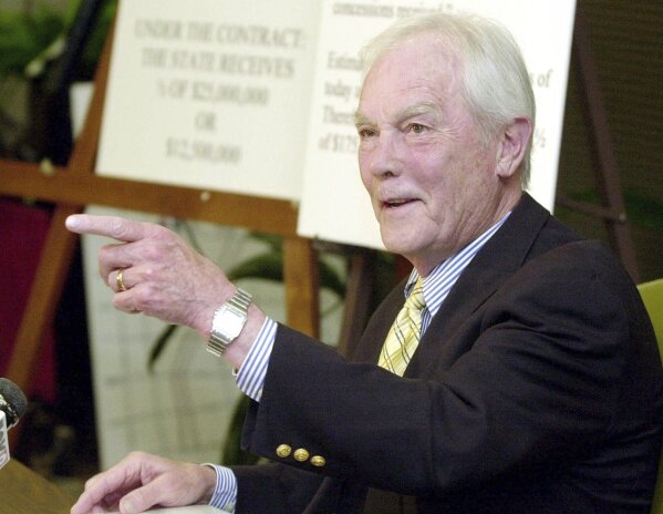 FILE - Orleans Parish District Attorney Harry Connick Sr., answers a question during a news conference in New Orleans, May 25, 2001. Connick Sr., who was New Orleans’ district attorney for three decades but later faced allegations that his staff sometimes held back evidence, died Thursday, Jan. 25, 2024. (AP Photo/Bill Haber, File)