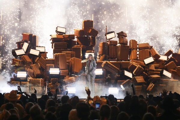 Kelsea Ballerini performs "Baggage" during the 60th annual Academy of Country Music Awards on Thursday, May 8, 2025, in Frisco, Texas. (AP Photo/Chris Pizzello)