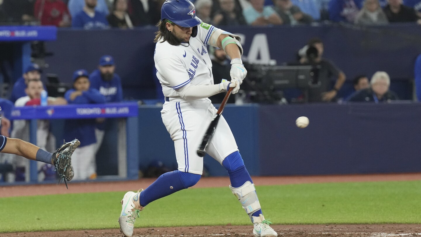 Toronto Blue Jays on X: The best catchers in baseball ⭐️ #OpeningDay   / X