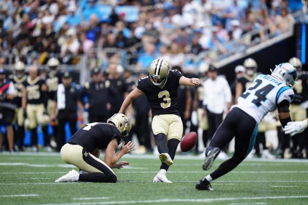 CHARLOTTE, NC - SEPTEMBER 25: Alvin Kamara (41) of the New Orleans