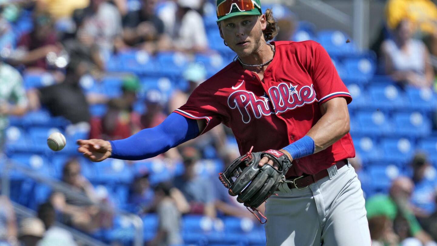 Phillies hit quarterpole half-game back in NL East