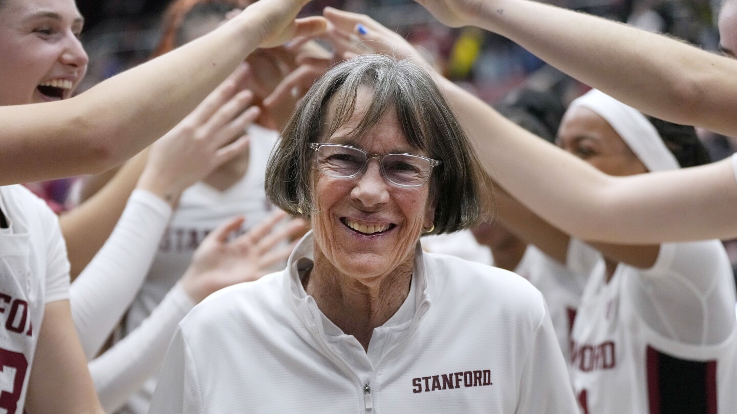 Tara VanDerveer retires as Stanford women’s hoops coach after setting NCAA wins record this year