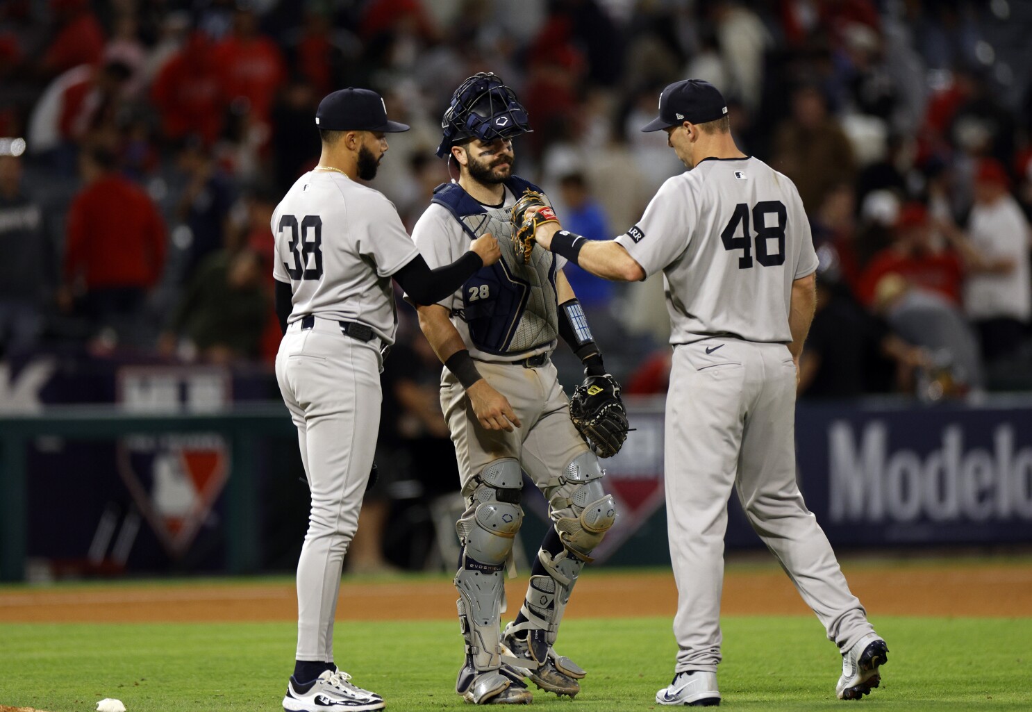 Devin Williams has another rocky 9th inning for the Yankees, but the  embattled reliever hangs on | AP News