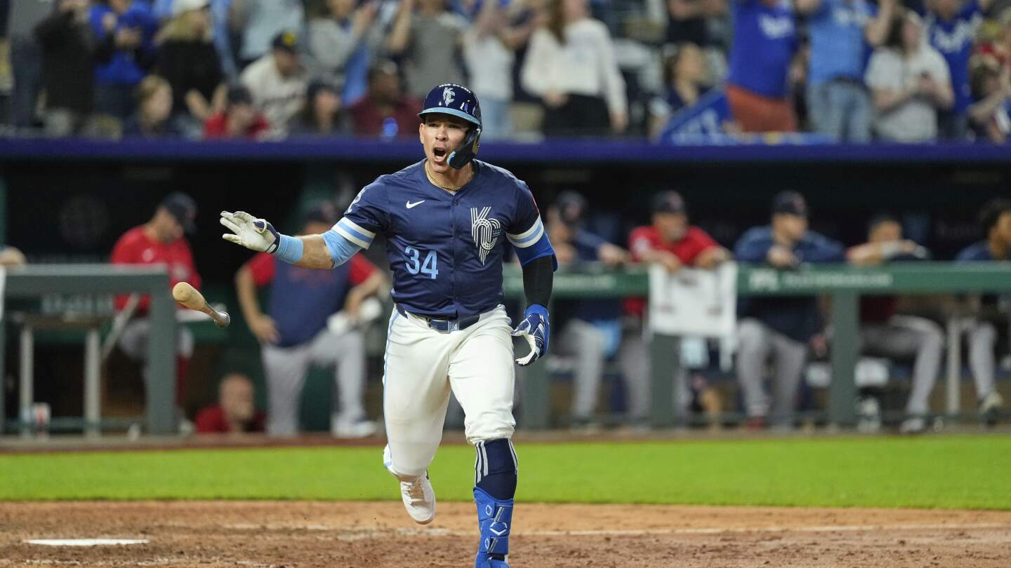 Royals Win 2-1 Over Red Sox With Fermin Walk-Off in 12th