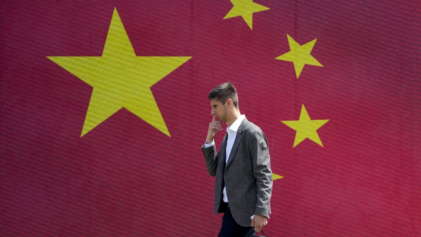 БЕЛГРАД Сърбия АП — Китайският лидер Си Дзинпин ще се