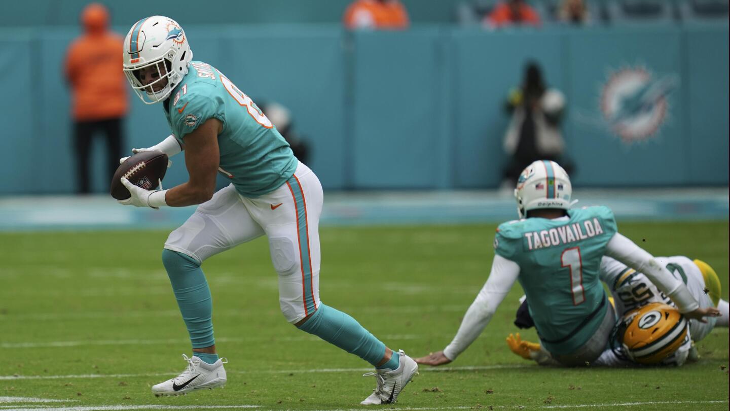 Dolphins receiver Jaylen Waddle ruled out of Sunday's game vs Broncos with  a concussion