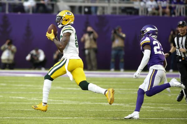 Rodgers, Packers Romp Past Vikings 31-3