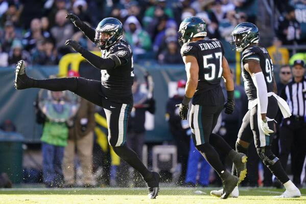 Hurts keeps Eagles in playoff race in 34-10 win over Giants