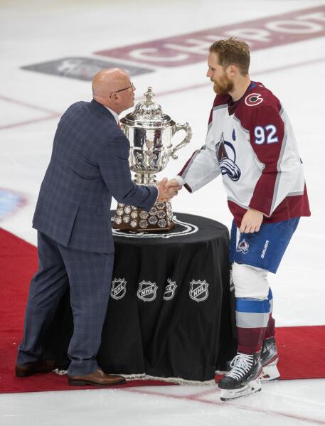 Video: Gabriel Landeskog's daughter sips from Stanley Cup after win