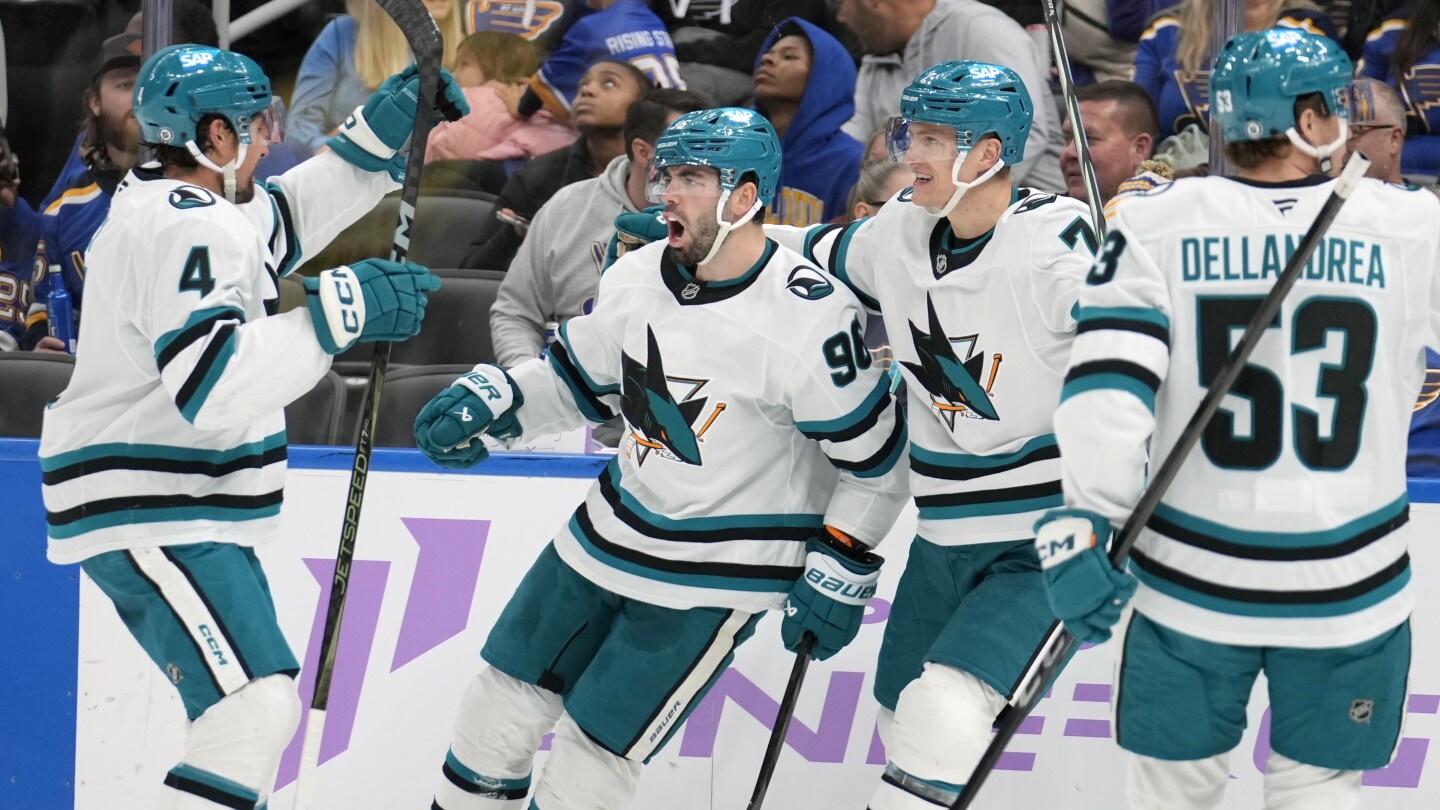 Sharks Defeat Blues 4-3 in San Jose