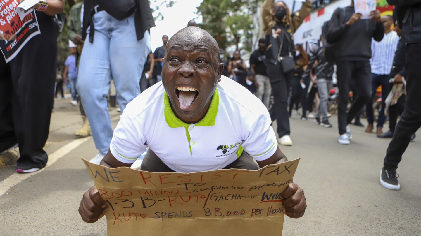 НАЙРОБИ Кения AP — Повече от 200 протестиращи бяха арестувани