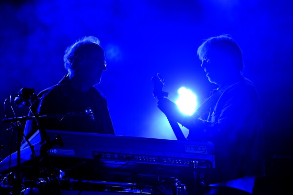 Page McConnell, left, and Trey Anastasio during rehearsals on Tuesday before the band's shows at the Sphere.   (AP Photo/David Becker)