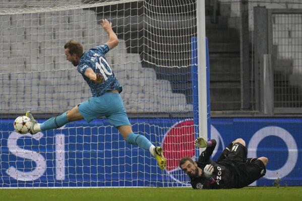 Tottenham's Harry Kane misses a chance to score during the Champions League Group D soccer match between Marseille and Tottenham Hotspur at the Stade Velodrome in Marseille, France, Tuesday, Nov. 1, 2022. (AP Photo/Daniel Cole)