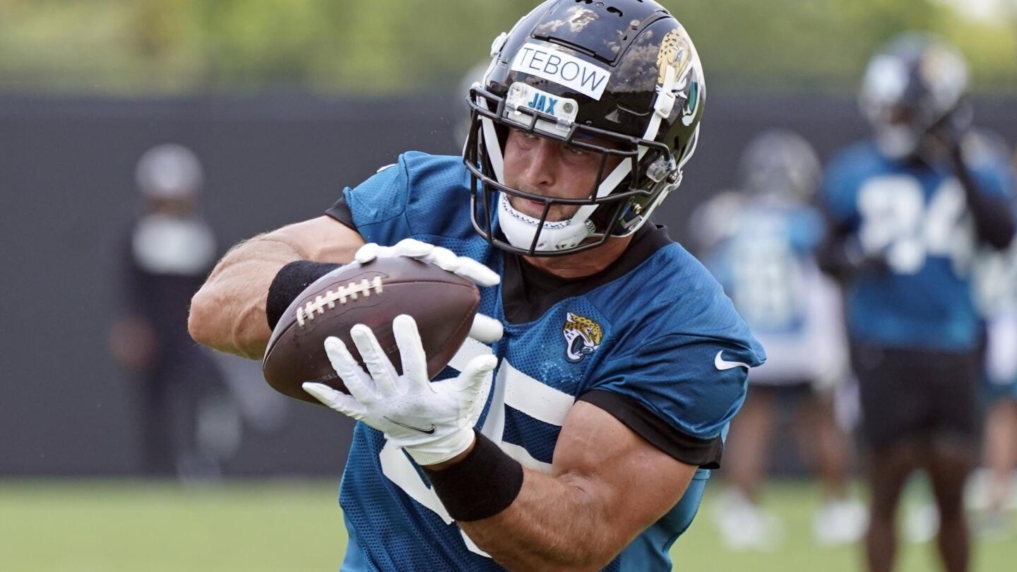 Tim Tebow jersey sales leads NFL shop day after Jaguars signing