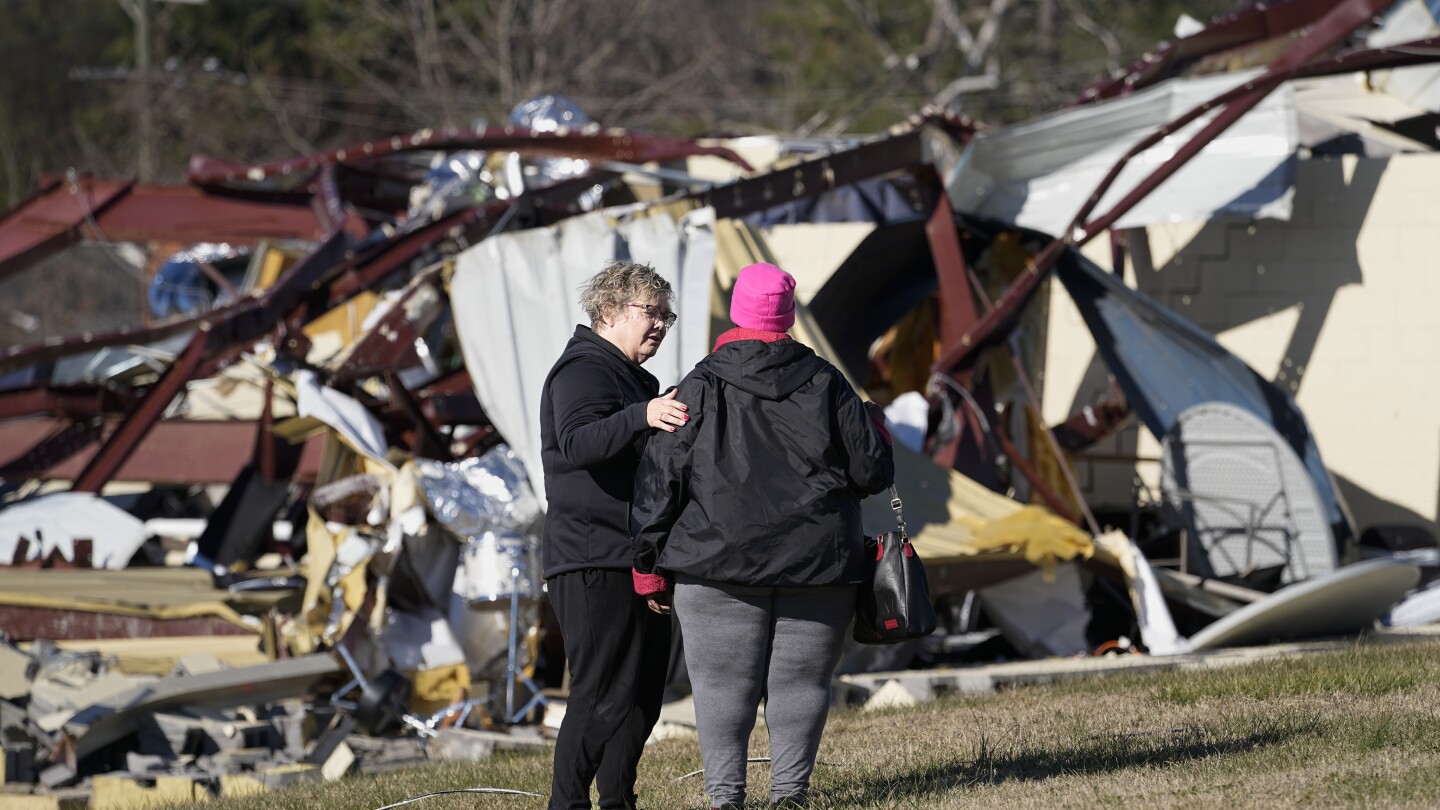 НАШВИЛ Тенеси AP — След като торнадо през март 2020