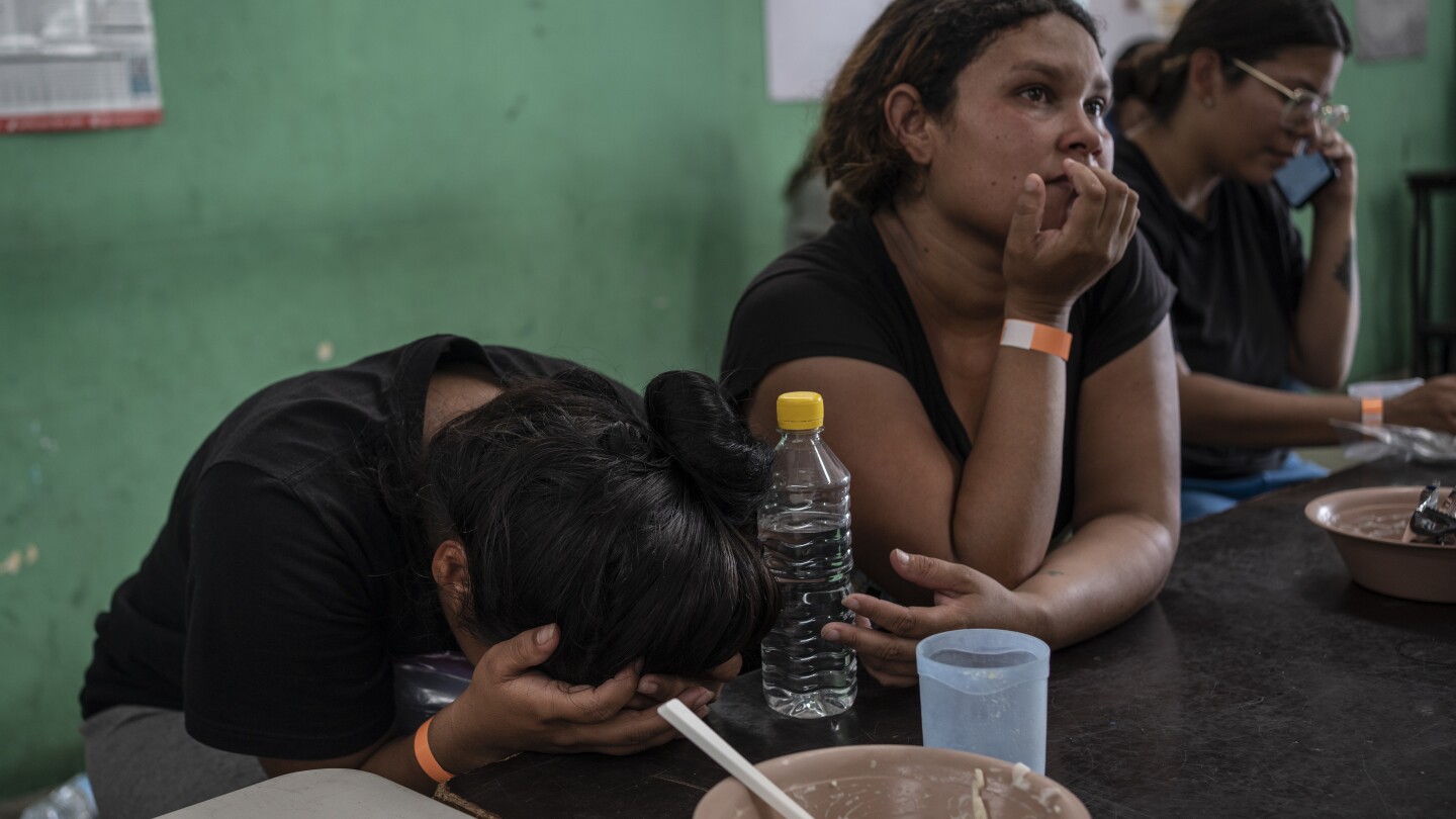 Тактиката на Мексико за намаляване на имиграцията в САЩ: изморява мигрантите
