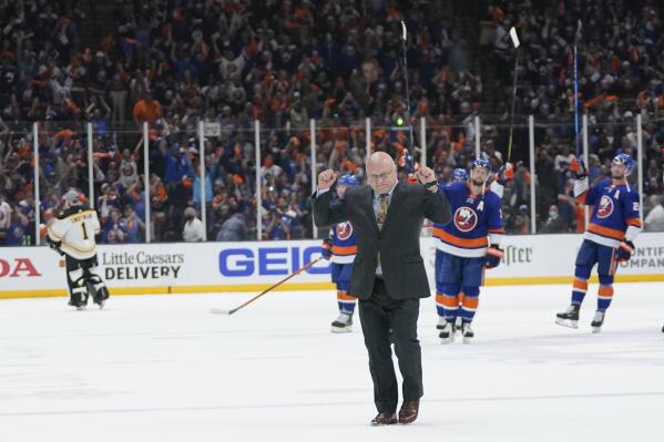 Islanders eliminate Bruins, return to Stanley Cup semifinals