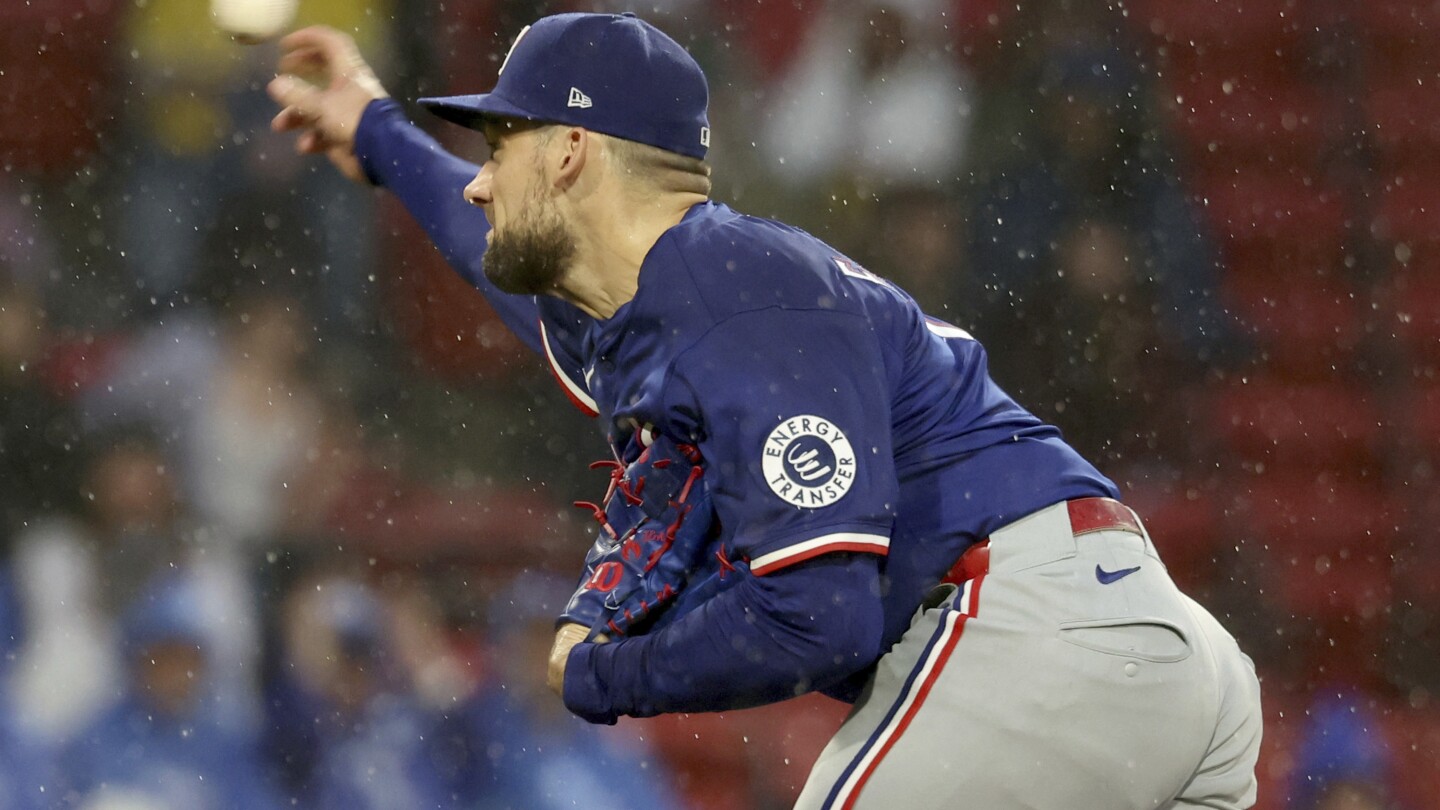Toleteros de Rangers despiertan con nuevo coach de bateo y vencen 6-1 a Medias Rojas
