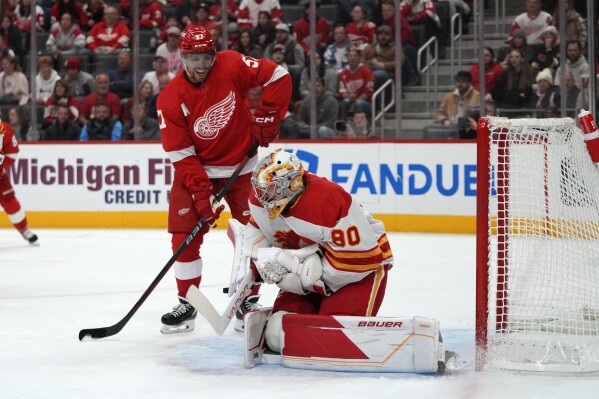Raymond's OT goal lifts Red Wings past Hurricanes, 4-3 – The