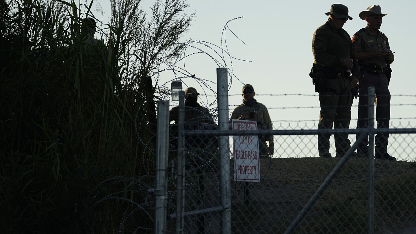 Тексас блокира патрулите на американски гранични агенти, казва администрацията на Байдън пред Върховния съд