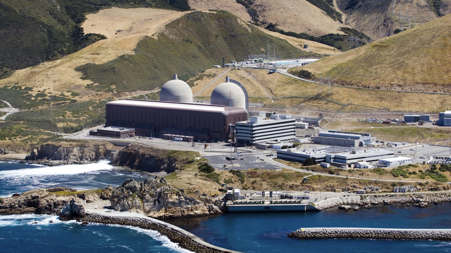 Законодателите на Калифорния се разделиха с губернатора Нюсъм относно заема за поддържане на работата на последната ядрена централа в щата