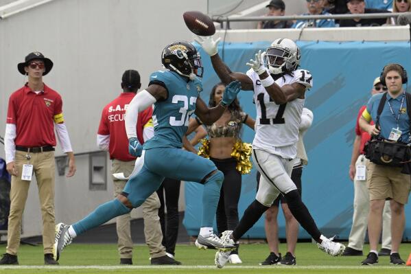 Oakland Raiders lose to the Jacksonville Jaguars in final home