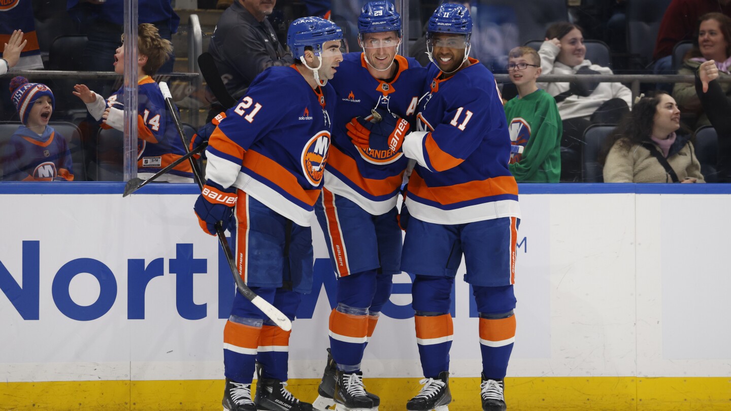 Islanders Defeat Sharks 4-1 in Last-Place Showdown