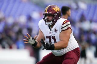 Jets sign versatile O-lineman Wes Schweitzer