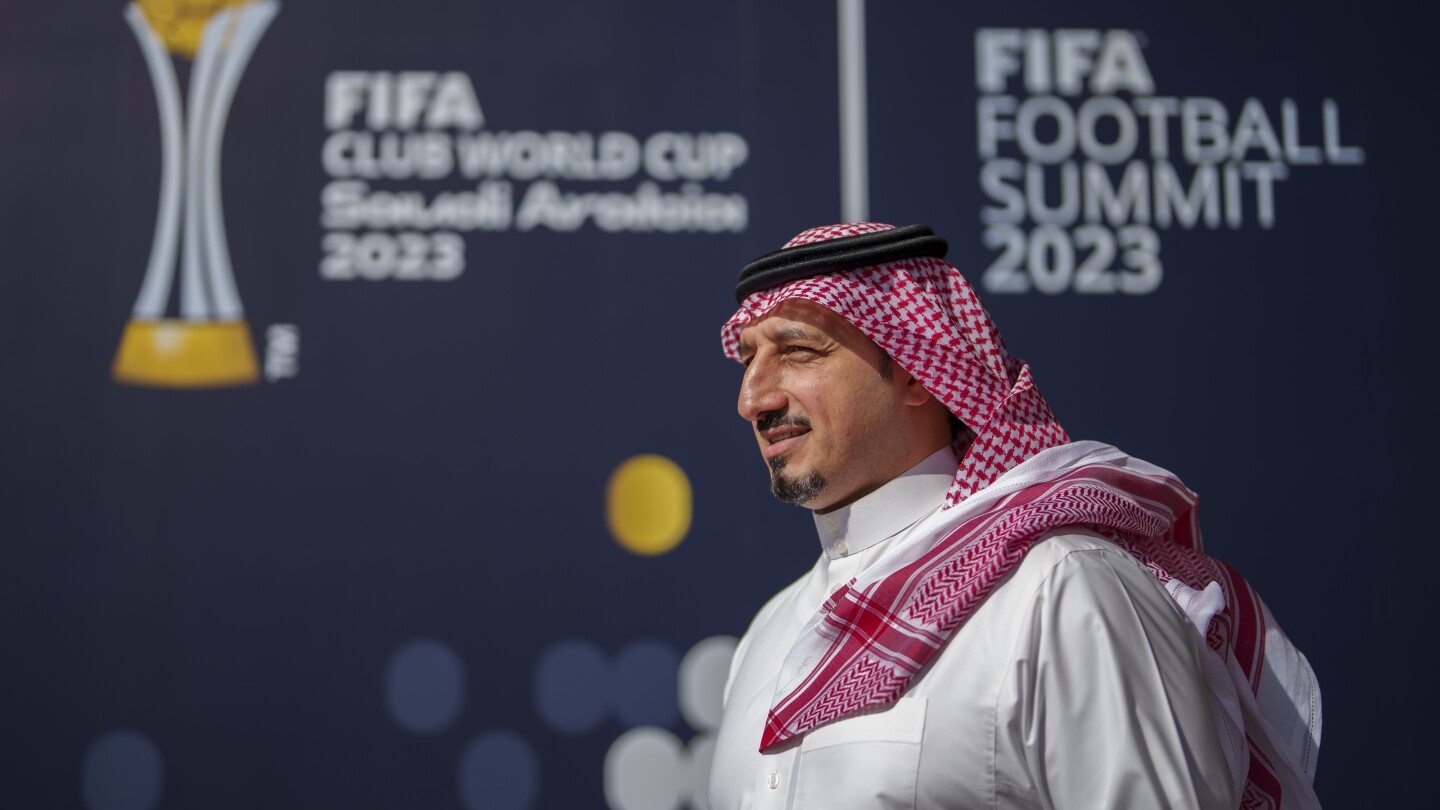 В звездната футболна година на Саудитска Арабия шефът на федерацията вижда Световното първенство през 2034 г. да подхранва по-бърза промяна