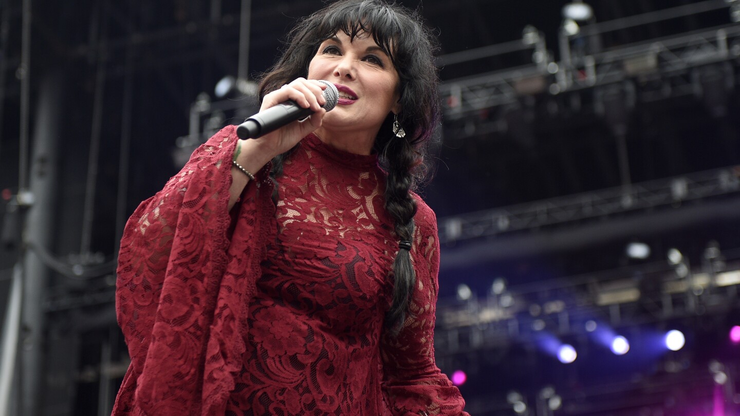 Ann Wilson announces cancer diagnosis, postpones Heart tour