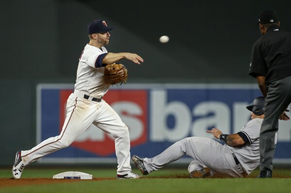 Berrios, Twins top Yankees 6-1 for elusive home series win