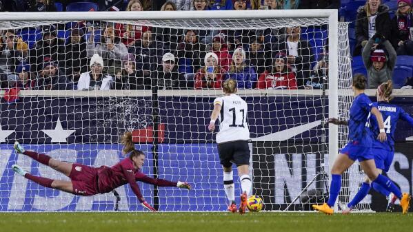 Pugh scores game-winner in 2-1 US victory over Germany