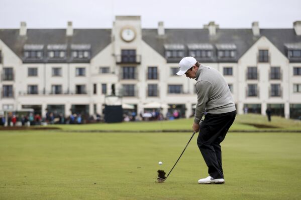 Robert MacIntyre on the 18th hole during day one of the 2023 Alfred Dunhill Links Championship at St Andrews, Thursday Oct. 5, 2023.(Steve Welsh/PA via AP)