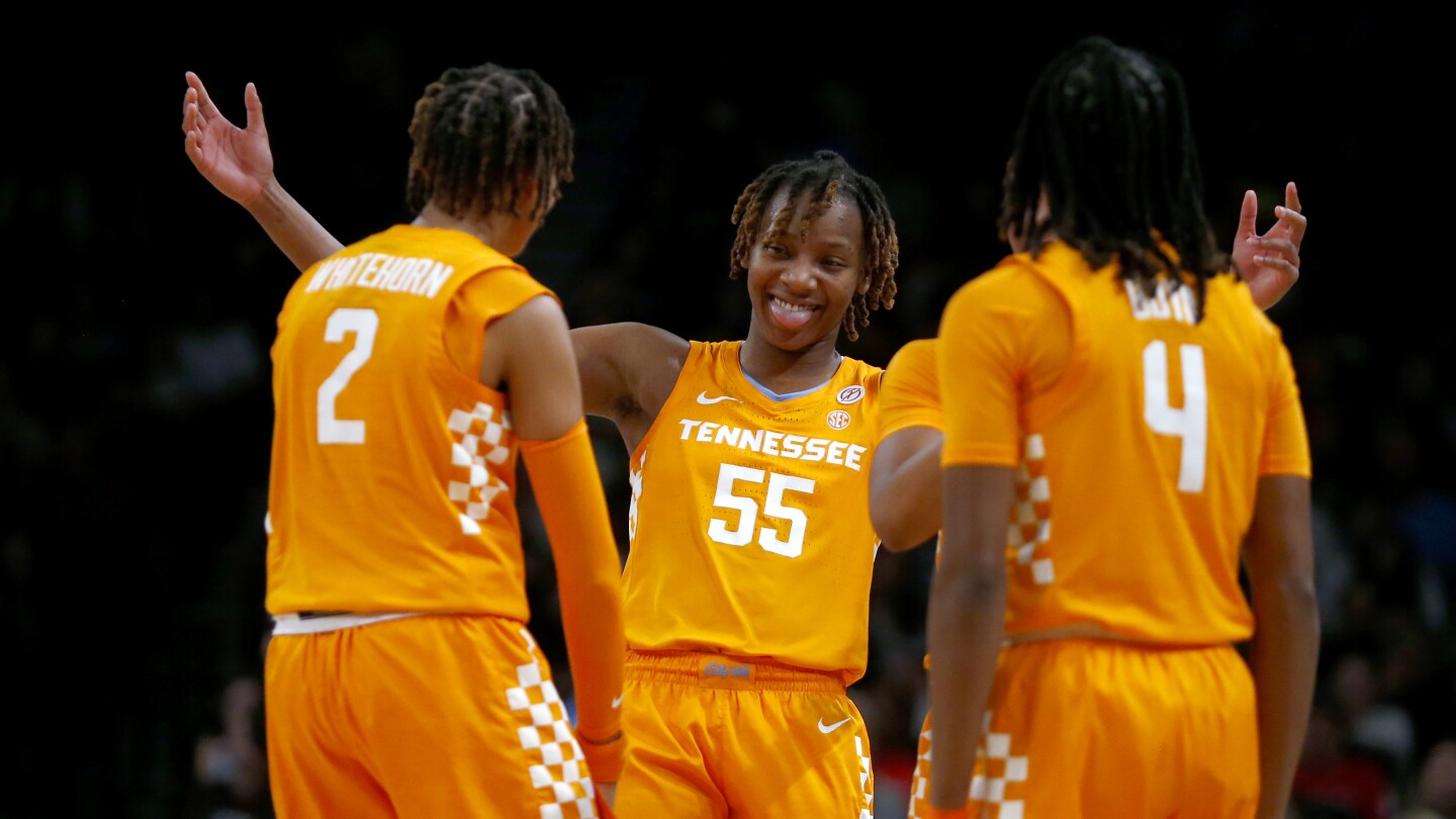 No. 19 Tennessee back in women’s AP Top 25 after year out of poll; UCLA, UConn remain 1-2