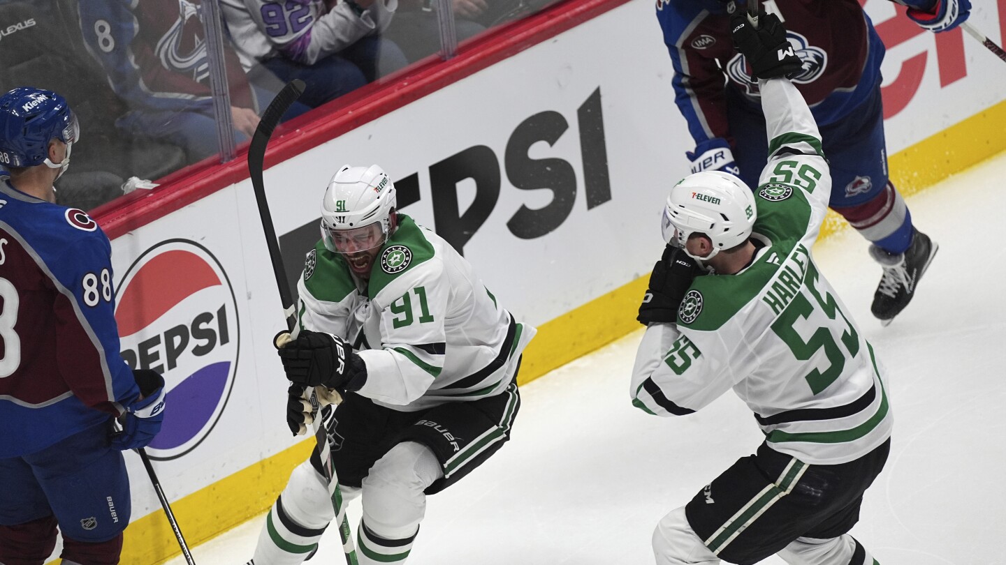 Stars Lead Playoff Series 2-1 with Veteran Goals