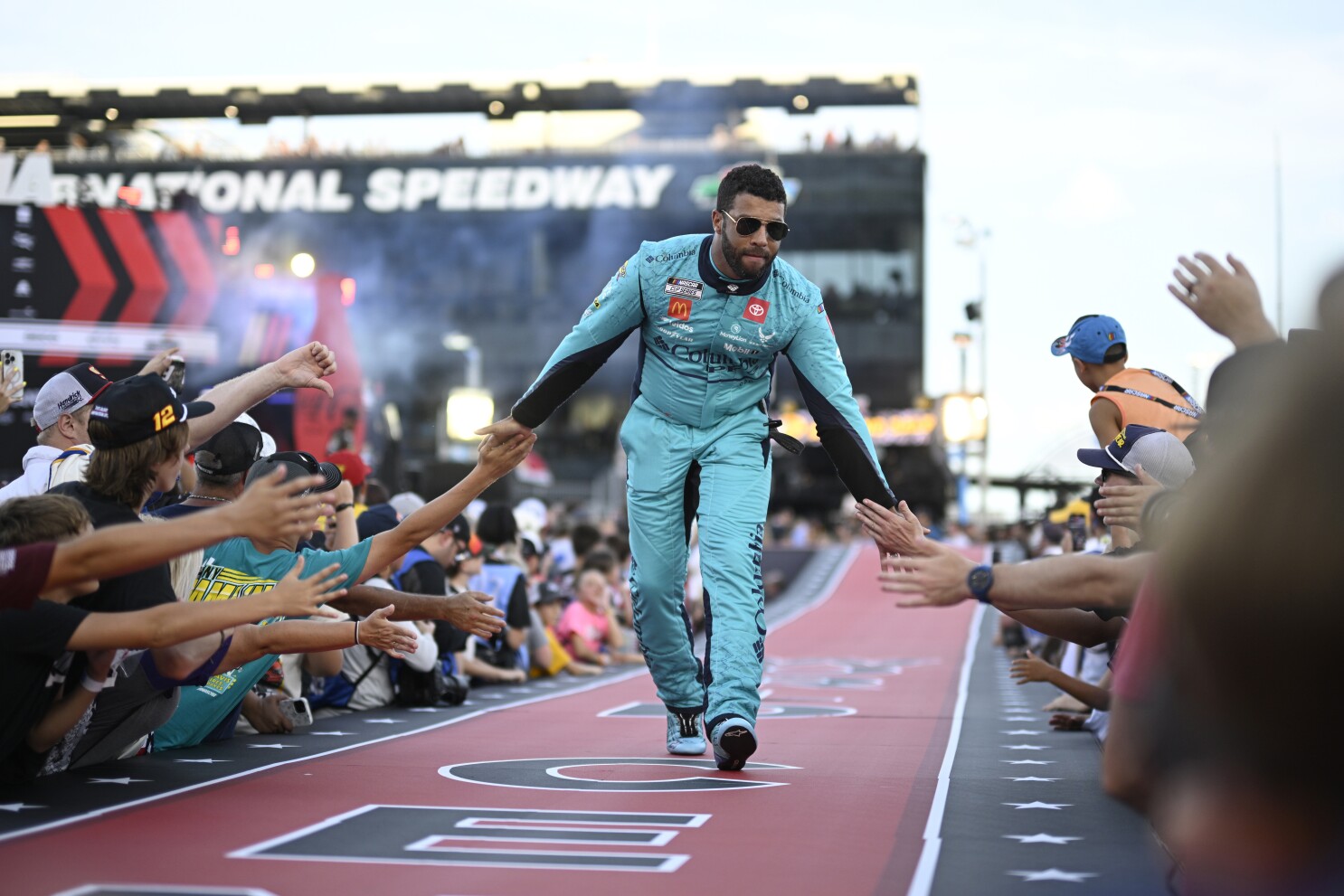 NASCAR driver Bubba Wallace signs contract extension with Jordan-owned 23XI Racing