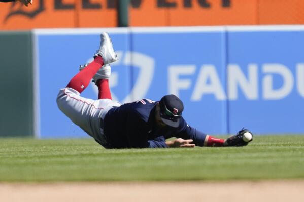 Red Sox top Tigers behind Casas, Crawford for 3-game sweep