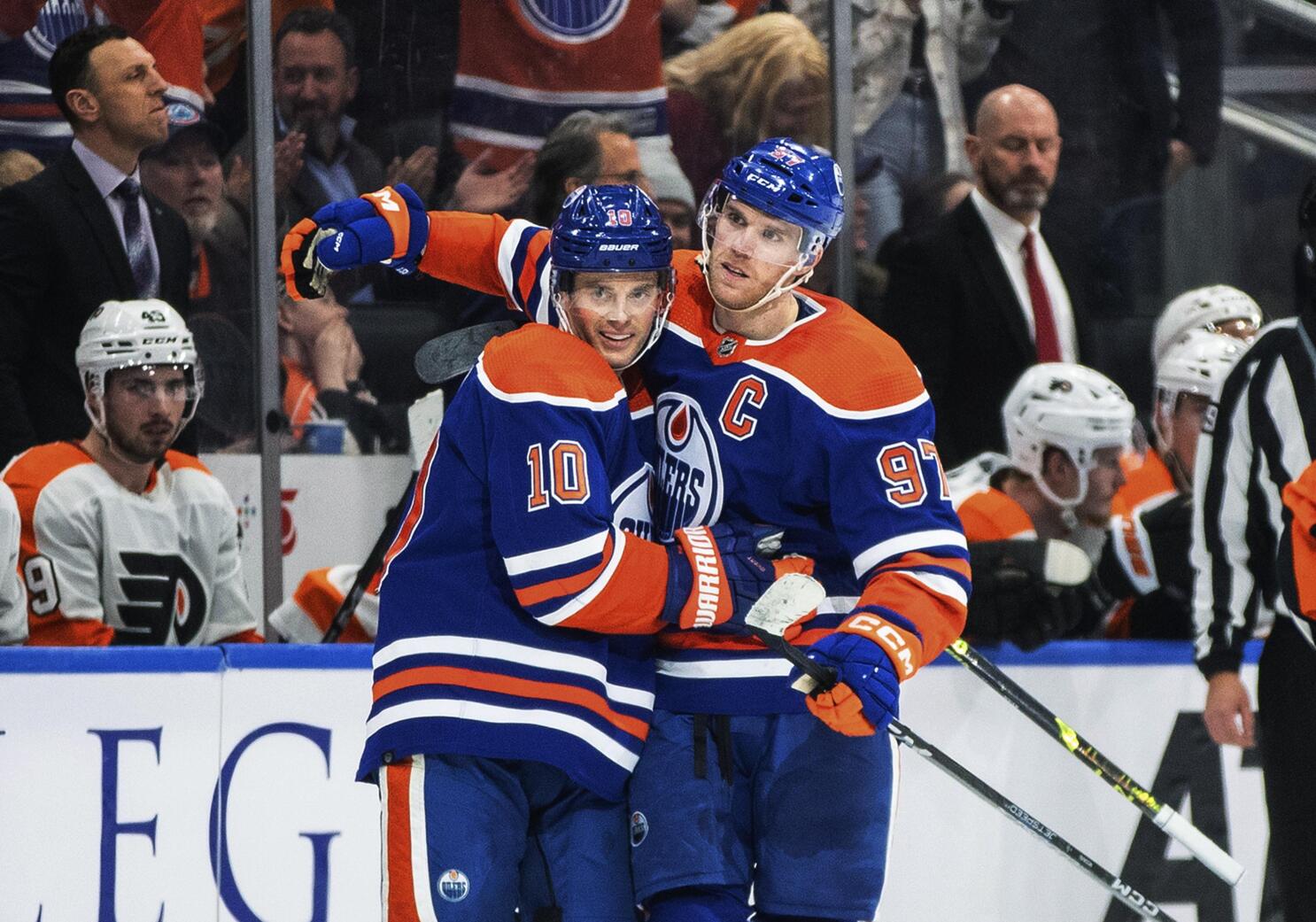 VIDEO: Draisaitl, McDavid and the rest of the Oilers spend a few