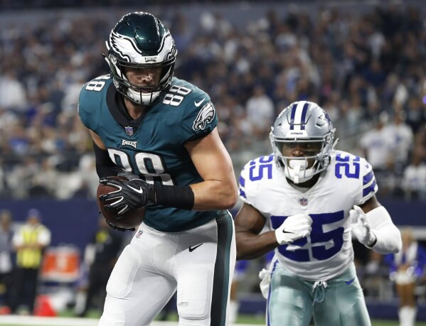 Can Dallas Cowboys catch Philadelphia Eagles in race for NFC East title?