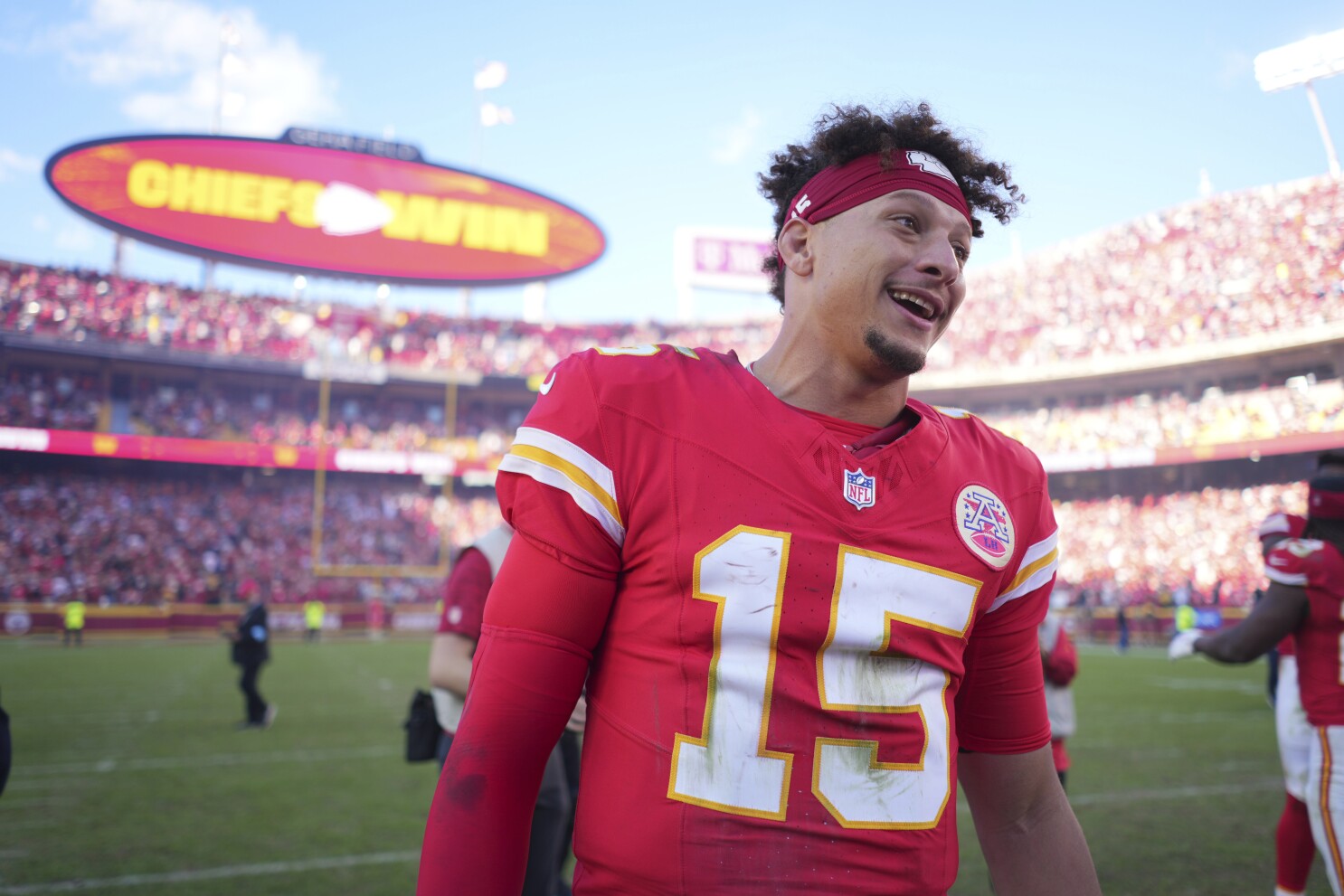 Bills QB Allen dismisses comparisons to Mahomes by noting he's 0-3 in playoffs  against Chiefs star | AP News