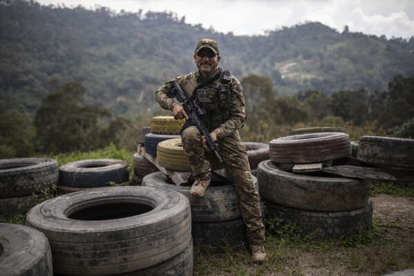 Colombian Women Return to Military Service After More Than 20