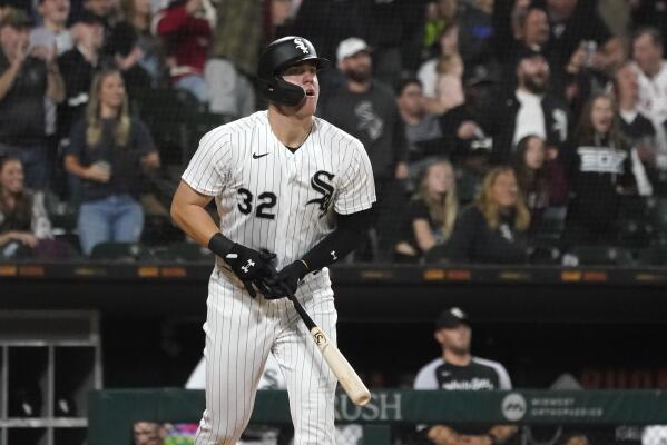 Báez eggs on White Sox fans after hitting homer, Tigers win