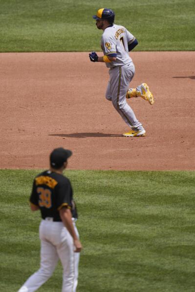 Pirates' 7th-inning rally lifts Pittsburgh over Brewers 5-4