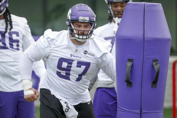 Vikings' middle men Tomlinson, Phillips viewed as vital to D