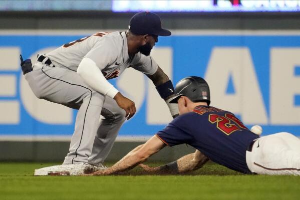 García homers twice as White Sox pound Twins 10-3 - ABC7 Chicago