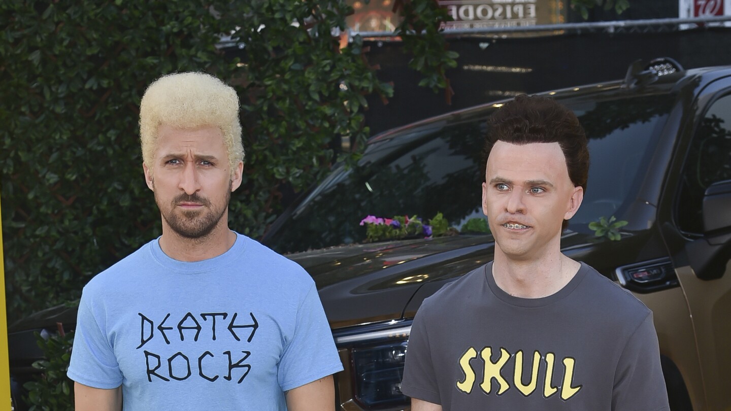 Ryan Gosling und Mikey Day schlüpfen bei der Premiere von „Fall Guy“ in die Rolle der beliebten Beavis- und Butt-Head-Charaktere